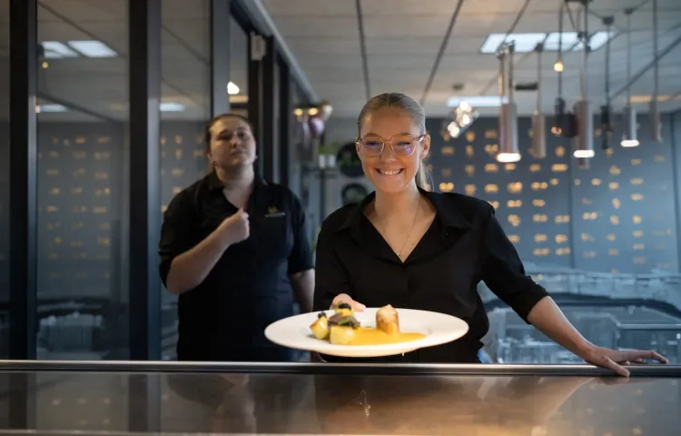 Brigáda – obsluha vinotéky a restaurace